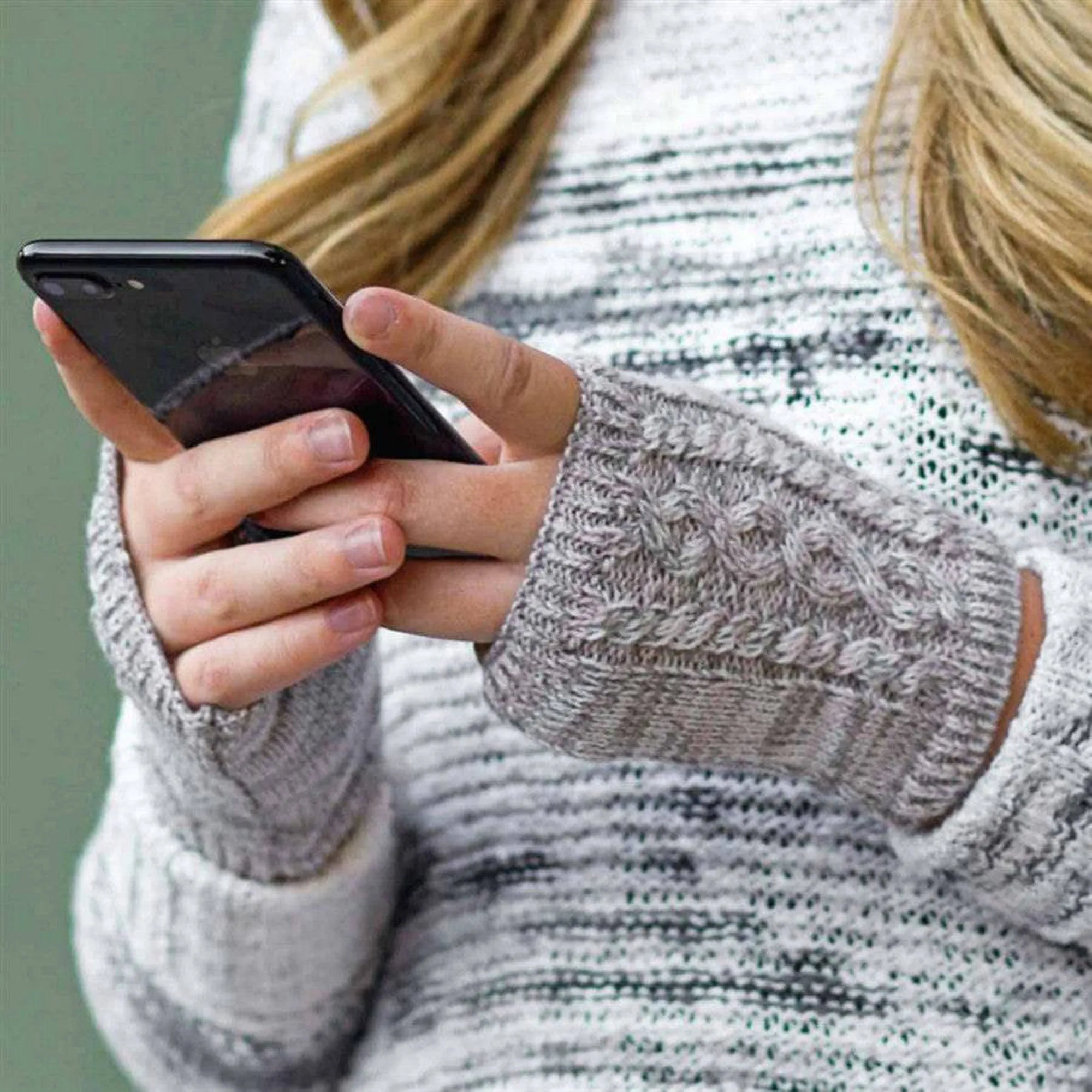 CC Touchscreen Glove w/ Cuff & Pom