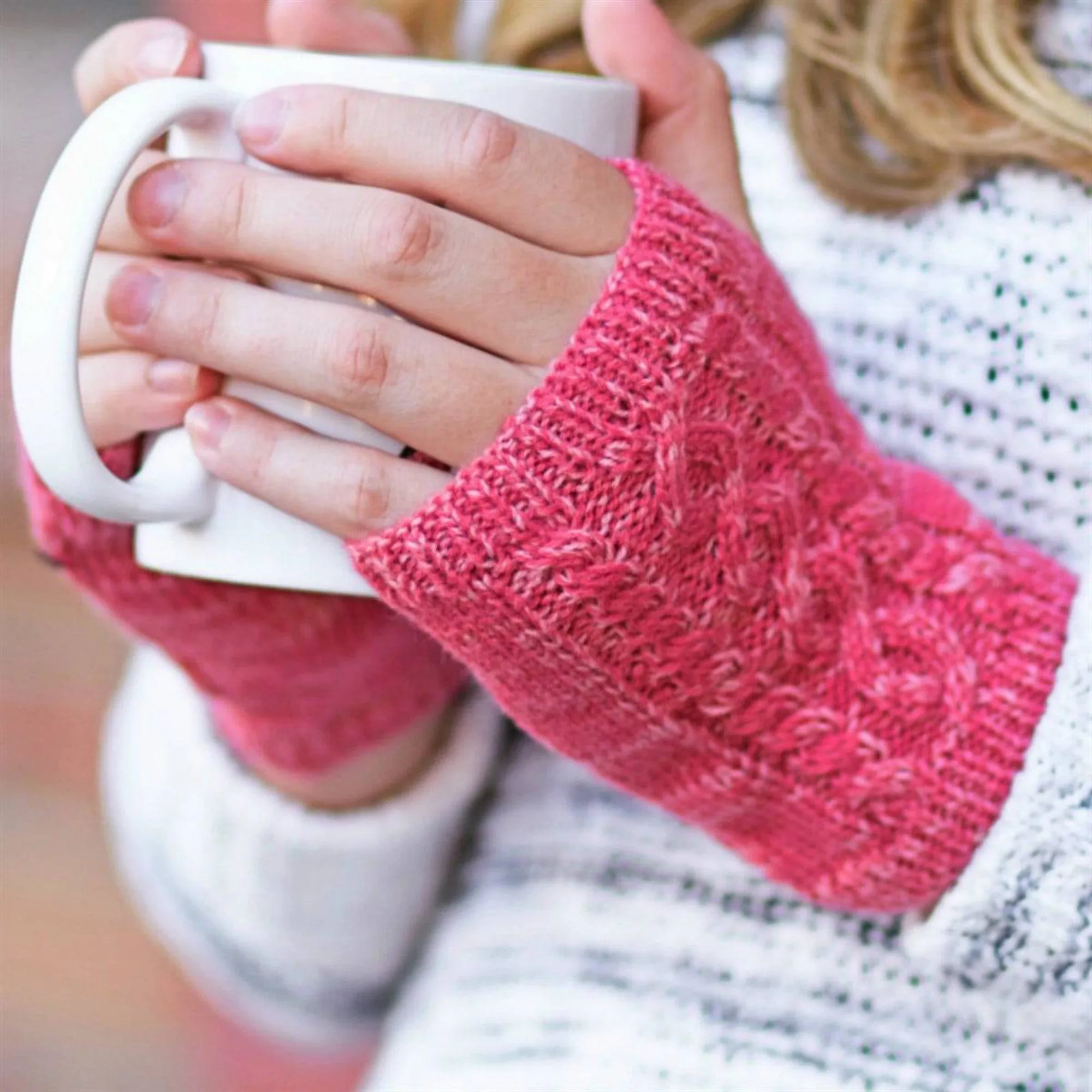 CC Touchscreen Glove w/ Cuff & Pom