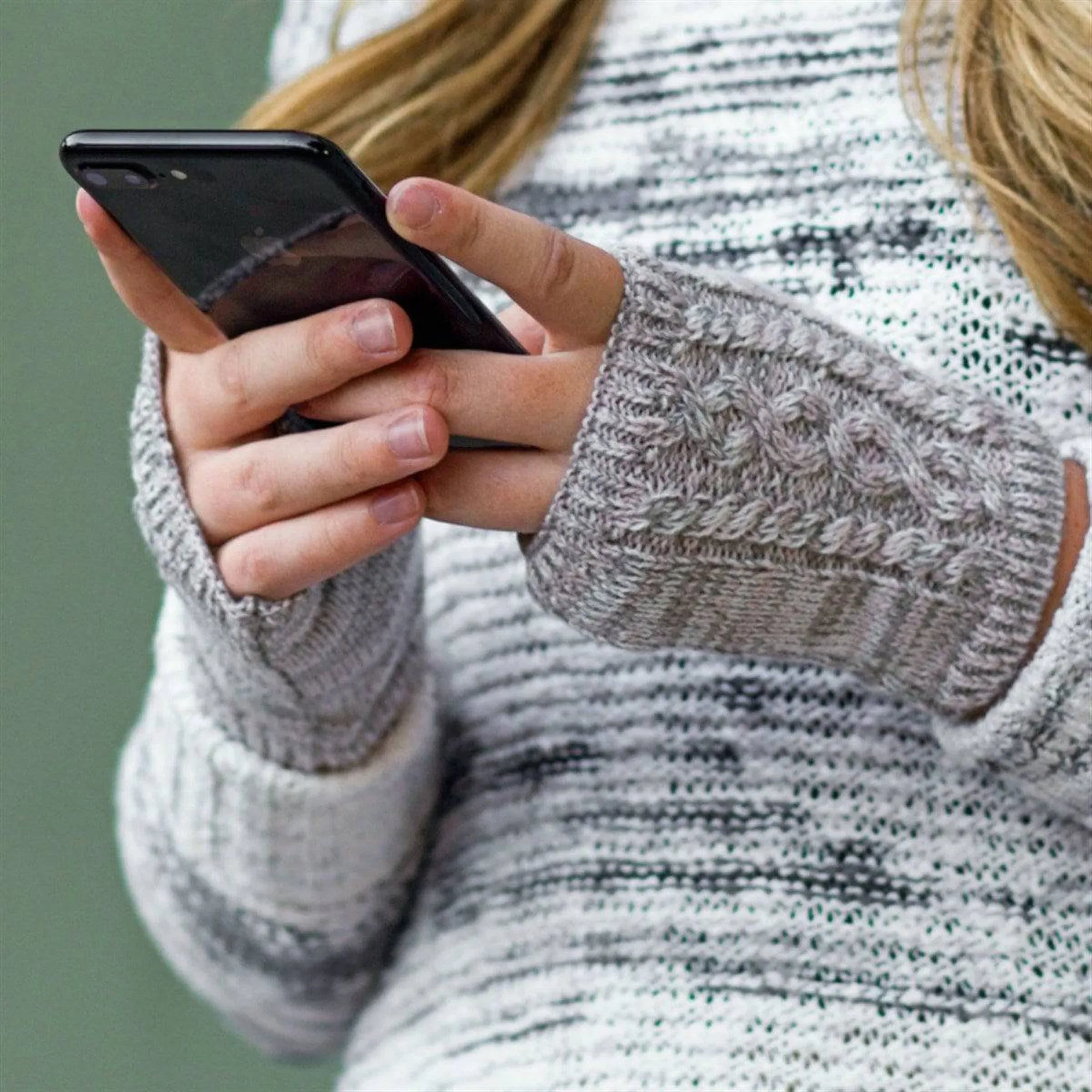 CC Touchscreen Glove w/ Cuff & Pom